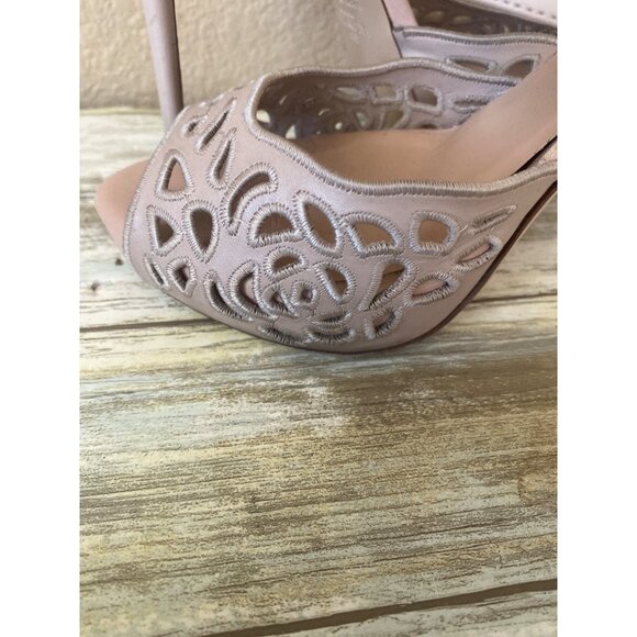 Valentino Garavani Nude Laser Cut Mary Jane Peep Toe Heels Sz 37 Made in Italy - Picture 11 of 14